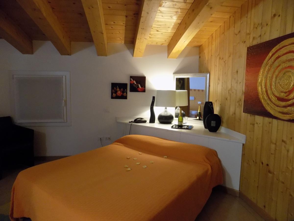 Hotel Residence Sole Fontanafredda Ngoại thất bức ảnh