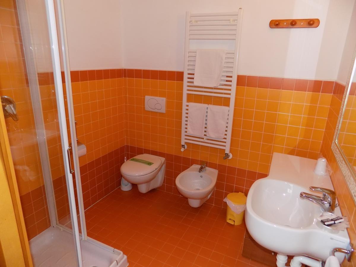 Hotel Residence Sole Fontanafredda Ngoại thất bức ảnh